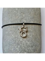 Bracelet chaton en argent sur cordon