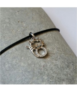 Bracelet chaton en argent sur cordon