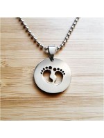 Collier médaille pieds de bébé acier