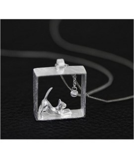 Collier "Chat qui joue à la balle" 3D en argent